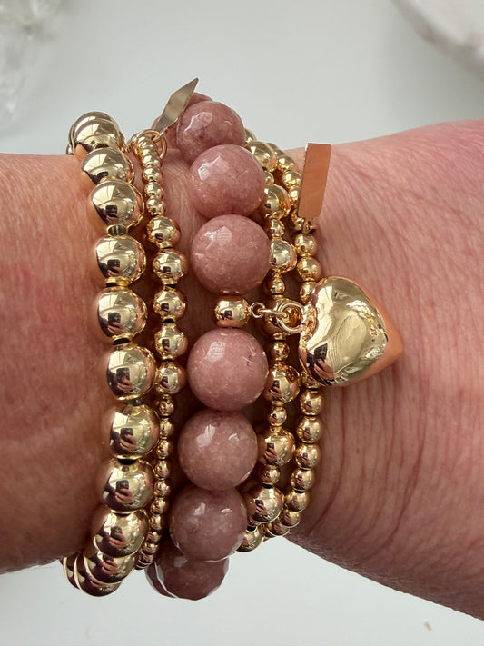 Armband donkerroze met hart