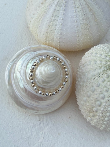 Ring goud/zilver, 3 mm kralen, size 6