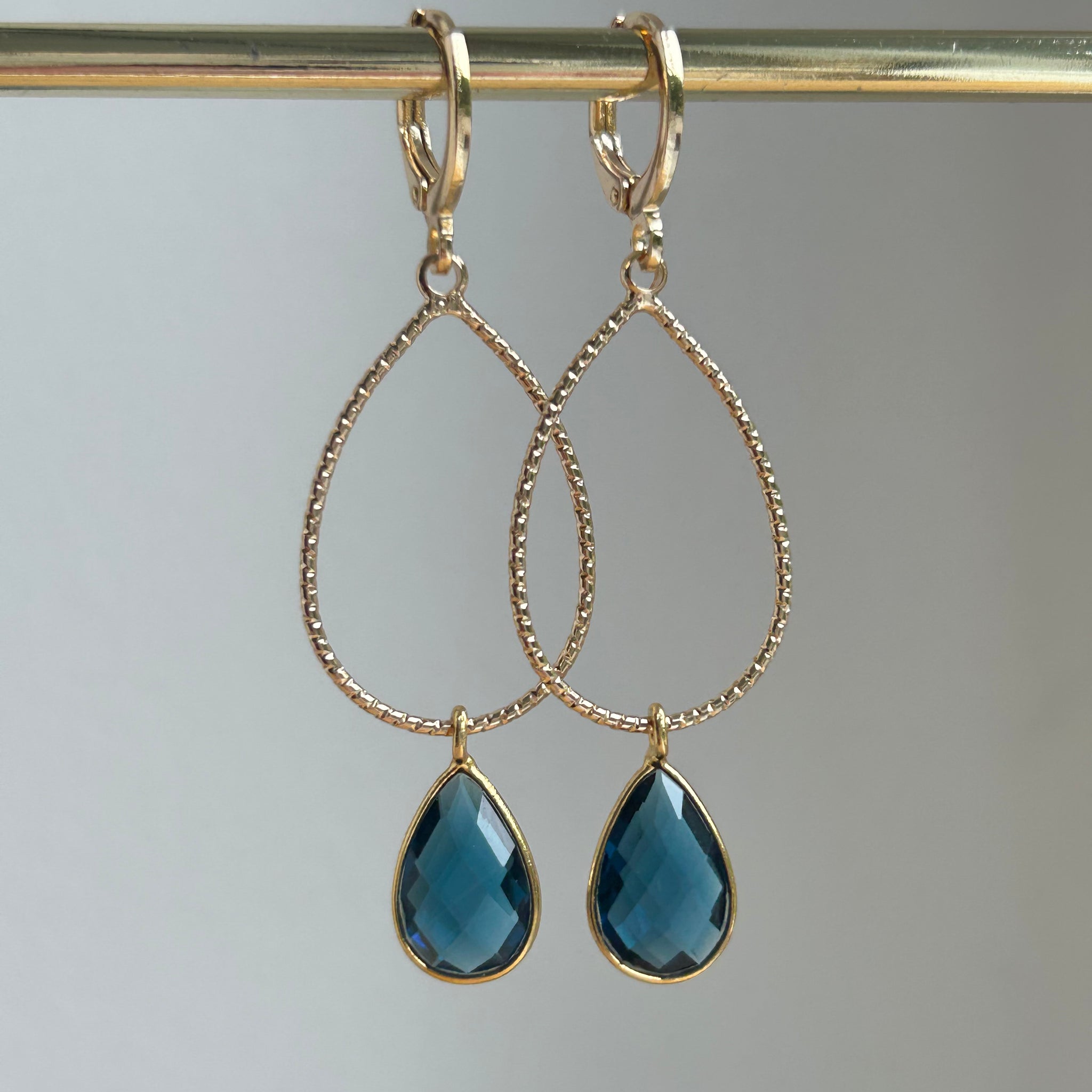 Jara Donkerblauw
