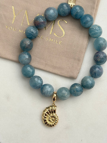 Armband lichtblauw schelp