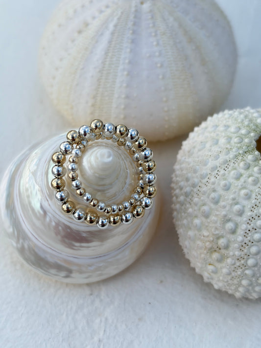 Ring goud/zilver, 2 mm kralen, size 6