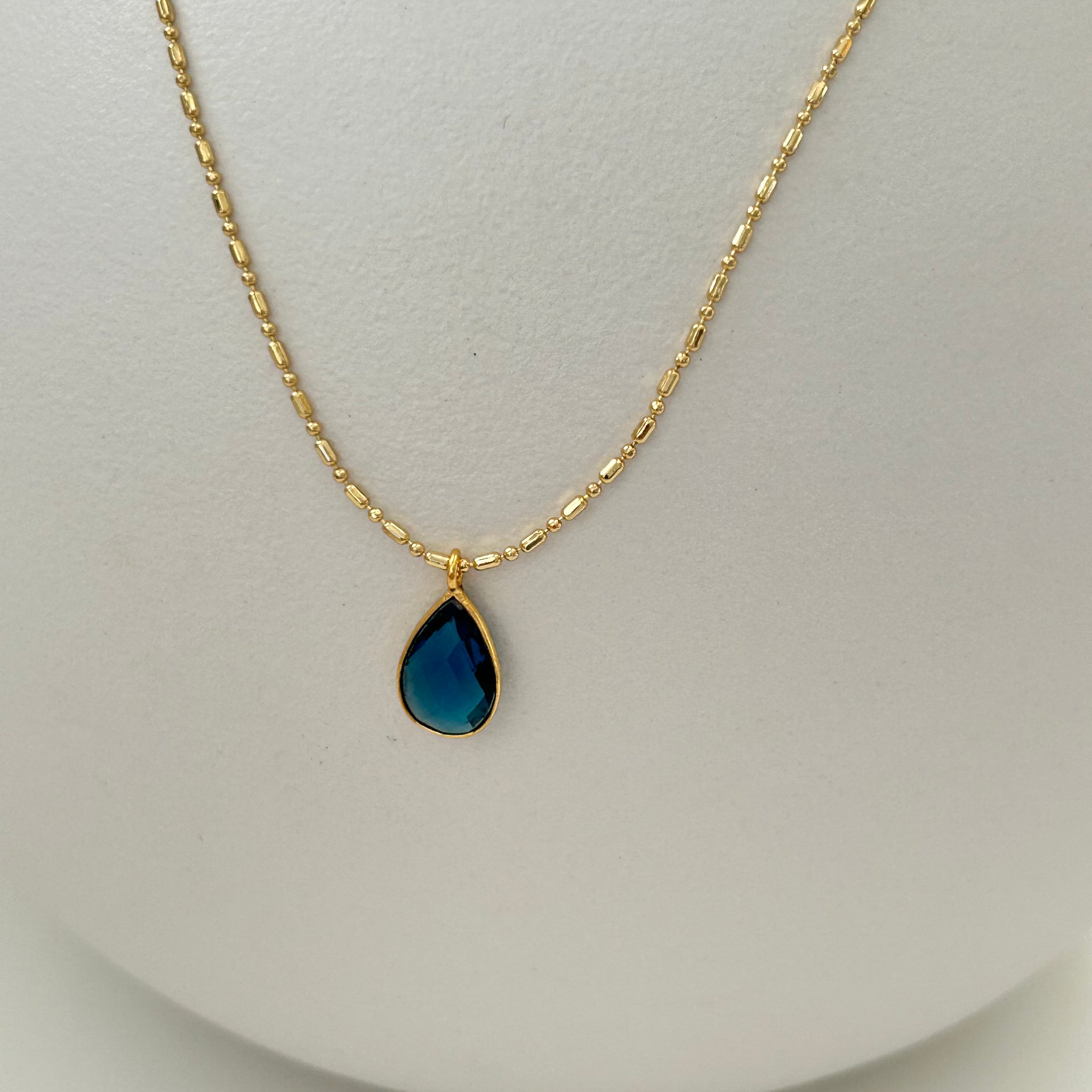 Ketting natuursteentje blauw